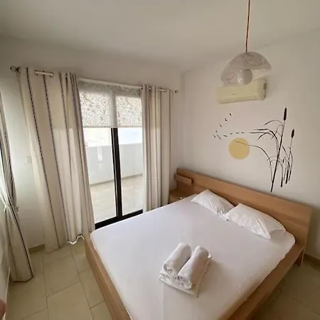 Paradise Homes 1 *